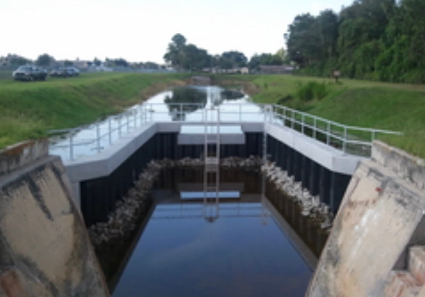 Completed CS-7 water control structure managing stormwater flow in Orlando